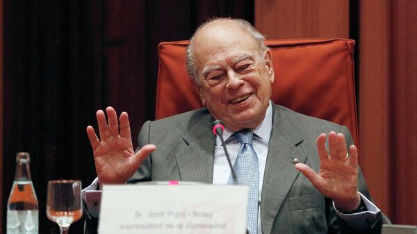 Catalonia's former president Jordi Pujol appears before a commission investigating tax evasion and money laundering at the Catalan Parliament, in Barcelona February 23, 2015 - Sputnik Mundo