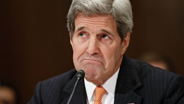 Secretary of State John Kerry testifies on Capitol Hill in Washington, Tuesday, Feb. 24, 2015, before a Senate Appropriations subcommittee to defend the budget requests for America's diplomacy operations - Sputnik Mundo