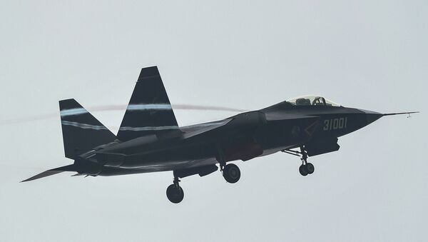 J-31 stealth fighter takes off for test flight ahead of the 10th China International Aviation and Aerospace Exhibition in Zhuhai - Sputnik Mundo