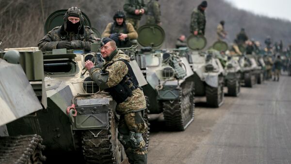 Miembros de las fuerzas armadas ucranianas - Sputnik Mundo
