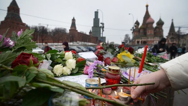 Flores en el lugar del asesinato de Borís Nemtsov (archivo) - Sputnik Mundo