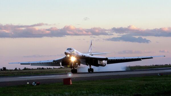 Russia's strategic bomber Tu-160 - Sputnik Mundo