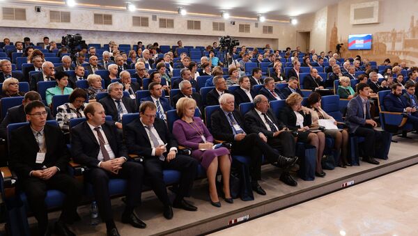 Пленарное заседание Общественной палаты Российской Федерации - Sputnik Mundo