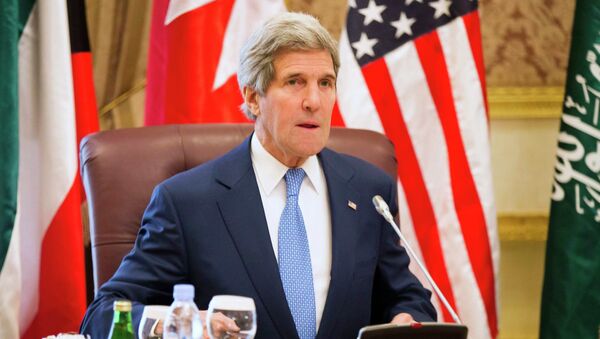 U.S. Secretary of State John Kerry at Riyadh Air Base March 5, 2015 - Sputnik Mundo