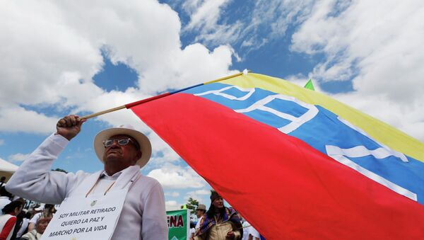 Marcha por la vida en Bogotá, que apoya las negociaciones de paz entre el Gobierno y FARC - Sputnik Mundo