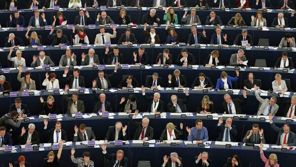 Members of the European Parliament take part in a voting session at the European Parliament in Strasbourg, March 11, 2015 - Sputnik Mundo
