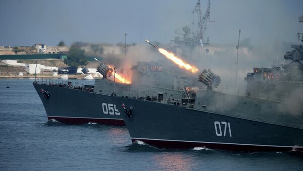 Малый противолодочный корабль МПК-49 (Александровец) и малый противолодочный корабль МПК-118 (Суздалец) в Севастополе - Sputnik Mundo