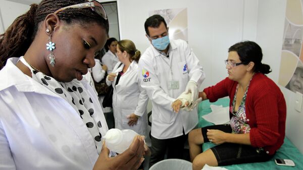 Médicos cubanos en Brasil - Sputnik Mundo