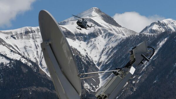 Un helicóptero francés en los Alpes (archivo) - Sputnik Mundo