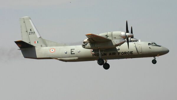Avion de transporte militar An-32 de la Fuerza Aérea india - Sputnik Mundo