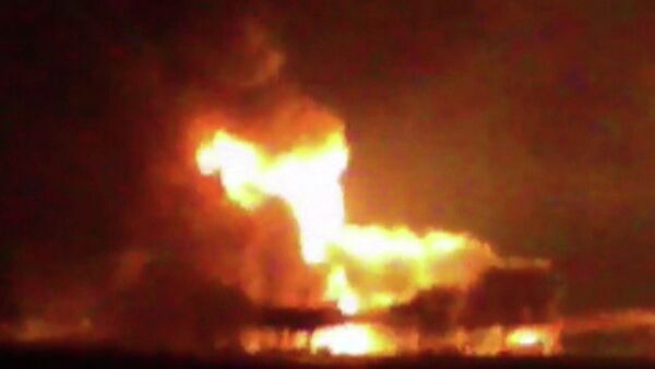 Incendio en la plataforma petrolífera Abkatún-A - Sputnik Mundo