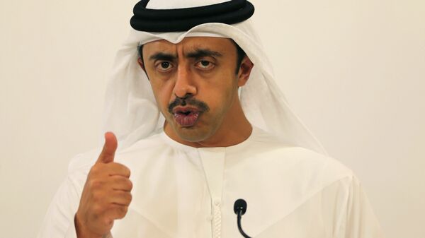 Emirati Foreign Minister Sheikh Abdullah bin Zayed Al Nahyan talks to journalists during a joint press conference with Yemeni Foreign Minister Riyadh Yassen, not pictured, in Abu Dhabi, United Arab Emirates, Wednesday, April 8, 2015 - Sputnik Mundo