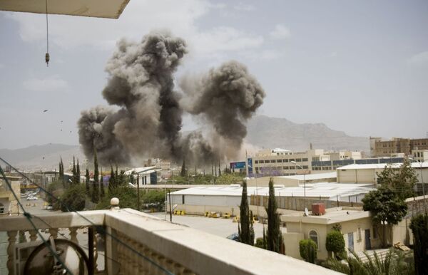 Ataques aéreos sobre ciudades de Yemen - Sputnik Mundo