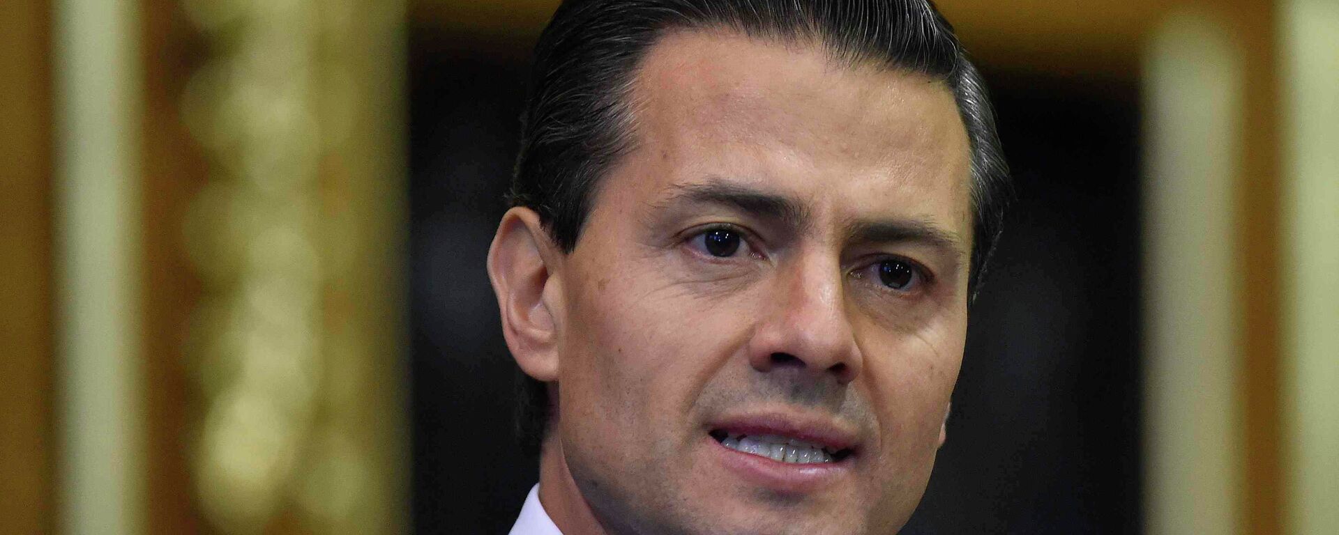 Mexico's President Enrique Pena Nieto delivers an address to members of the British All-Party Parliamentary Group at the Houses of Parliament in London, Tuesday, March 3, 2015 - Sputnik Mundo, 1920, 25.08.2021
