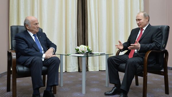 Presidente de la FIFA, Joseph Blatter y presidente de Rusia, Vladímir Putin - Sputnik Mundo