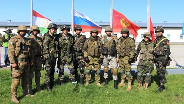 Combatientes de los grupos de operaciones especiales de los paises de la OCS durante los ejercicios antiterroristas - Sputnik Mundo