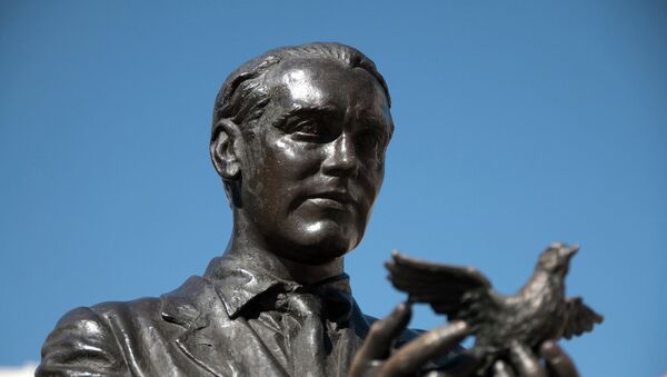 Estatua de Federico García Lorca en Madrid - Sputnik Mundo