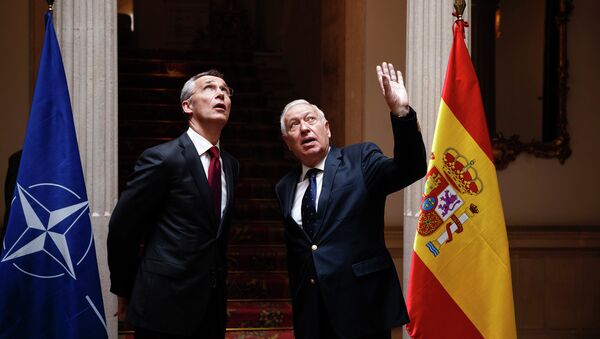 Ministro de Exteriores de España, Jose Manuel Garcia Margallo y secretario general de la OTAN, Jens Stoltenberg - Sputnik Mundo