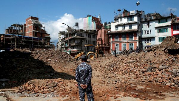 Nepal eleva a más de 4.100 el número de muertos por el terremoto - Sputnik Mundo