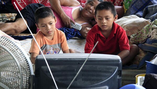 Niños mexicanos ante la tele - Sputnik Mundo
