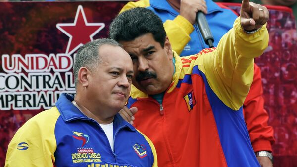 Presidente de la Asamblea Nacional de Venezuela, Diosdado Cabello (izda.) y presidente de Venezuela, Nicolás Maduro - Sputnik Mundo