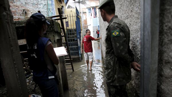 Las Fuerzas Armadas de Brasil determinaron la semana pasada el despliegue de 800 soldados para ayudar en las labores de control y prevención del dengue en la ciudad de Sao Paulo - Sputnik Mundo