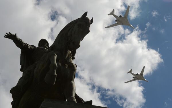 Ensayo de la parte aérea del Desfile de la Victoria en Moscú - Sputnik Mundo