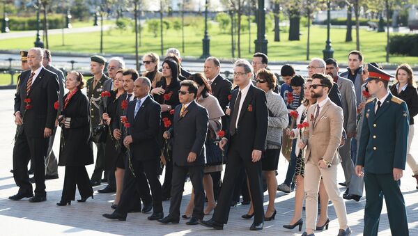 Embajadores latinoamericanos rinden homenaje al Soldado Desconocido en Moscú - Sputnik Mundo