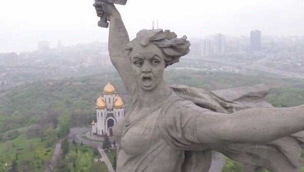 La Estatua de la Madre Patria, a vista de dron - Sputnik Mundo