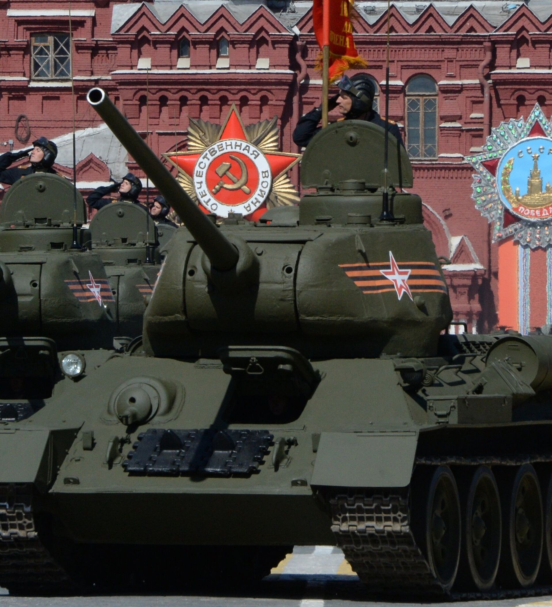 Су 100 парад победы москва. Танк победы в великой отечественной. Т-34 на параде победы 1945. Т 34 прага 1945. Танк т-34-85.