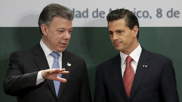 Presidente de Colombia, Juan Manuel Santos, y presidente de México, Enrique Peña Nieto - Sputnik Mundo