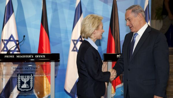 Ministra de Defensa de Alemania, Ursula von der Leyen, y promer ministro de Israel, Benjamín Netanyahu - Sputnik Mundo