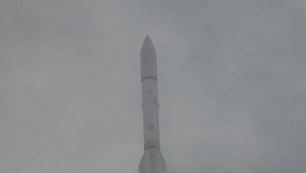 Cohete portador ruso Protón-M con el satélite de comunicaciones mexicano Mexsat-1 - Sputnik Mundo