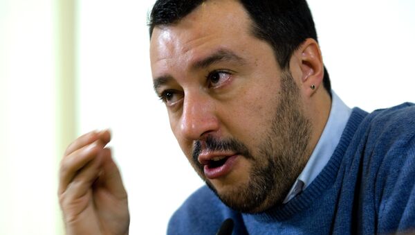 Matteo Salvini, líder del partido italiano de derechas Liga Norte - Sputnik Mundo