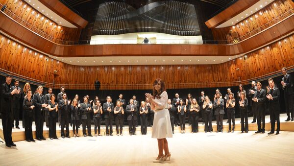 Cristina Kirchner con Orquesta Sinfónica Nacional de Argentina - Sputnik Mundo
