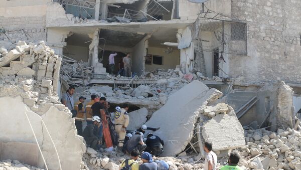 Situación en Alepo después de un ataque con bombas de barril - Sputnik Mundo