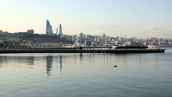 Vista de la capital de Azerbayán Baku y el Mar Caspio - Sputnik Mundo