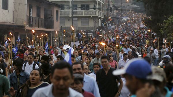 Marcha de las antorchas en Tegucigalpa - Sputnik Mundo