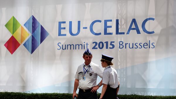 Agentes de policía en la cumbre UE-Celac - Sputnik Mundo