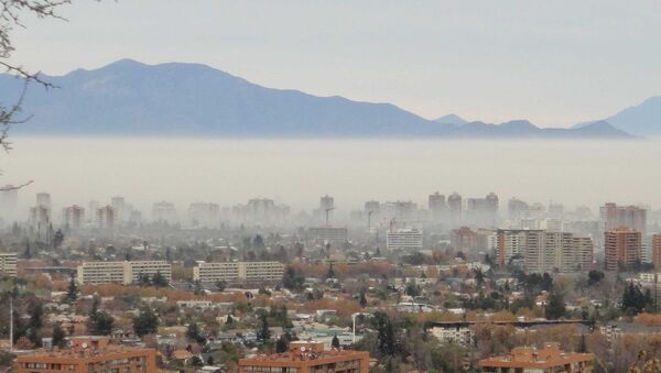 Santiago de Chile amanece con preemergencia por contaminación - Sputnik Mundo