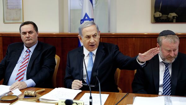 Benjamín Netanyahu, primer ministro de Israel (centro) - Sputnik Mundo