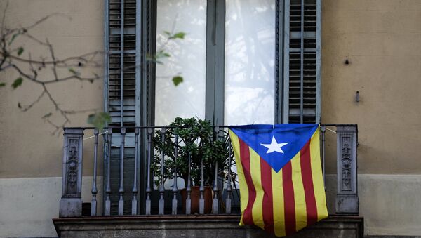 Bandera de Cataluña en Barcelona - Sputnik Mundo