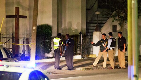 Policías cerca de la iglesia africana en la ciudad estadounidense de Charleston - Sputnik Mundo