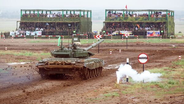 Tanque T-72B3 en los Juegos Militares 2015 de Rusia - Sputnik Mundo