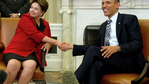 El presidente de EEUU, Barack Obama, se reúne con la presidente de Brasil, Dilma Rousseff, en la Casa Blanca en Washington, 2012 - Sputnik Mundo