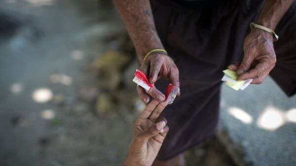 Compra del crack y la cocaína en las calles de Río de Janeiro - Sputnik Mundo