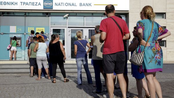 Limitaciones de flujo de capital en Grecia no atañen a los turistas - Sputnik Mundo