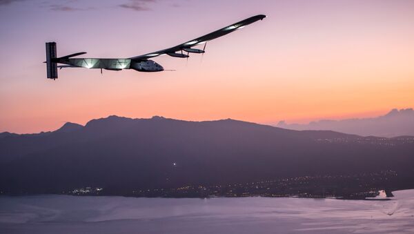 Solar Impulse 2 llega a Hawái marcando récord de vuelo ininterrumpido - Sputnik Mundo
