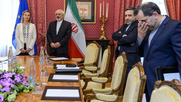 Alta representante de la UE para Asuntos Exteriores, Federica Mogherini, y ministro de Asuntos Exteriores de Irán, Mohammad Javad Zarif - Sputnik Mundo