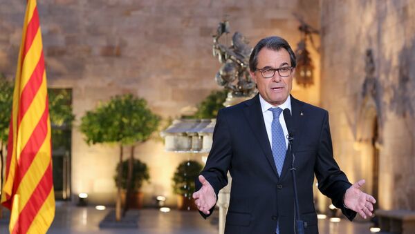 Presidente de Cataluña, Artur Mas, habla duspués de firmar una declaración que llama a conducir elecciones regionales el 27 de spetiembre en Barcelona - Sputnik Mundo